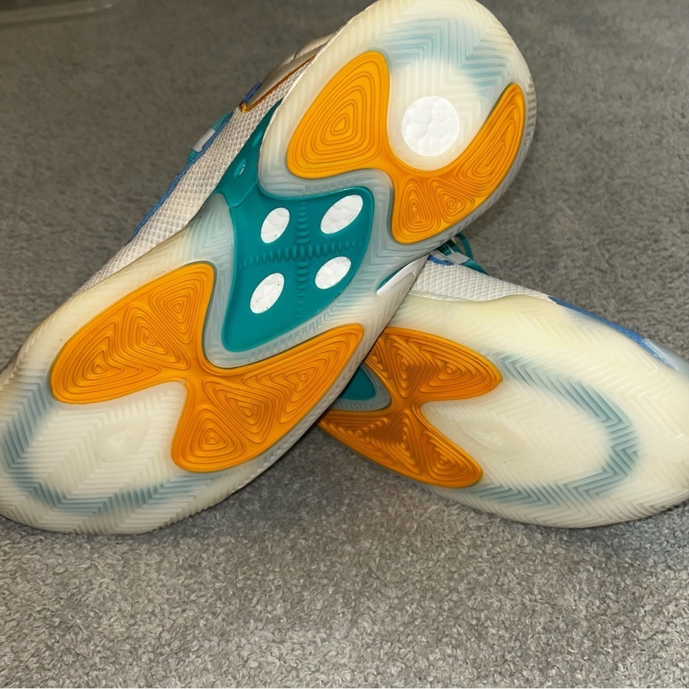 Men’s Size 14 Adidas Basketball SM BYW Select Boost Shoes PE Hoop York City - Picture 4 of 6